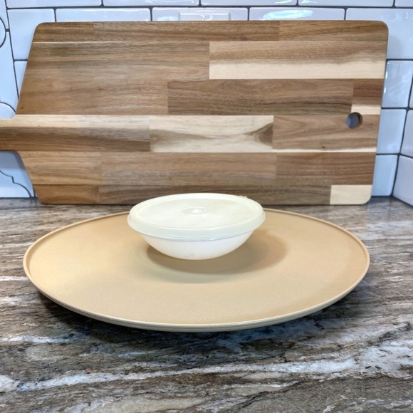 Tupperware Chip Dip 'N Serve Tray with Dip Bowl & Lid Tan & Sheer #492 - Vintage - Picture 2 of 10